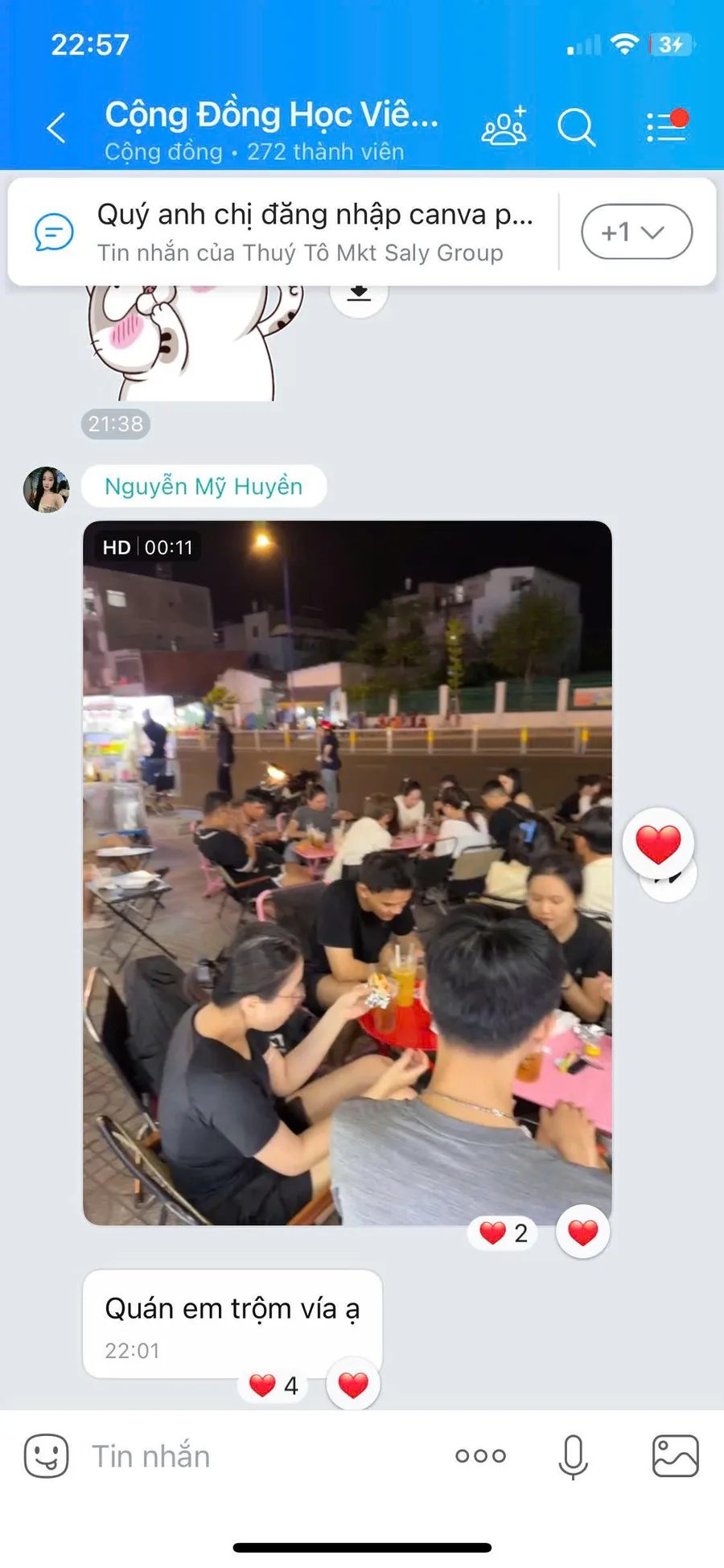 Ảnh chụp bài đăng học viên khoe quầy pha chế đông khách